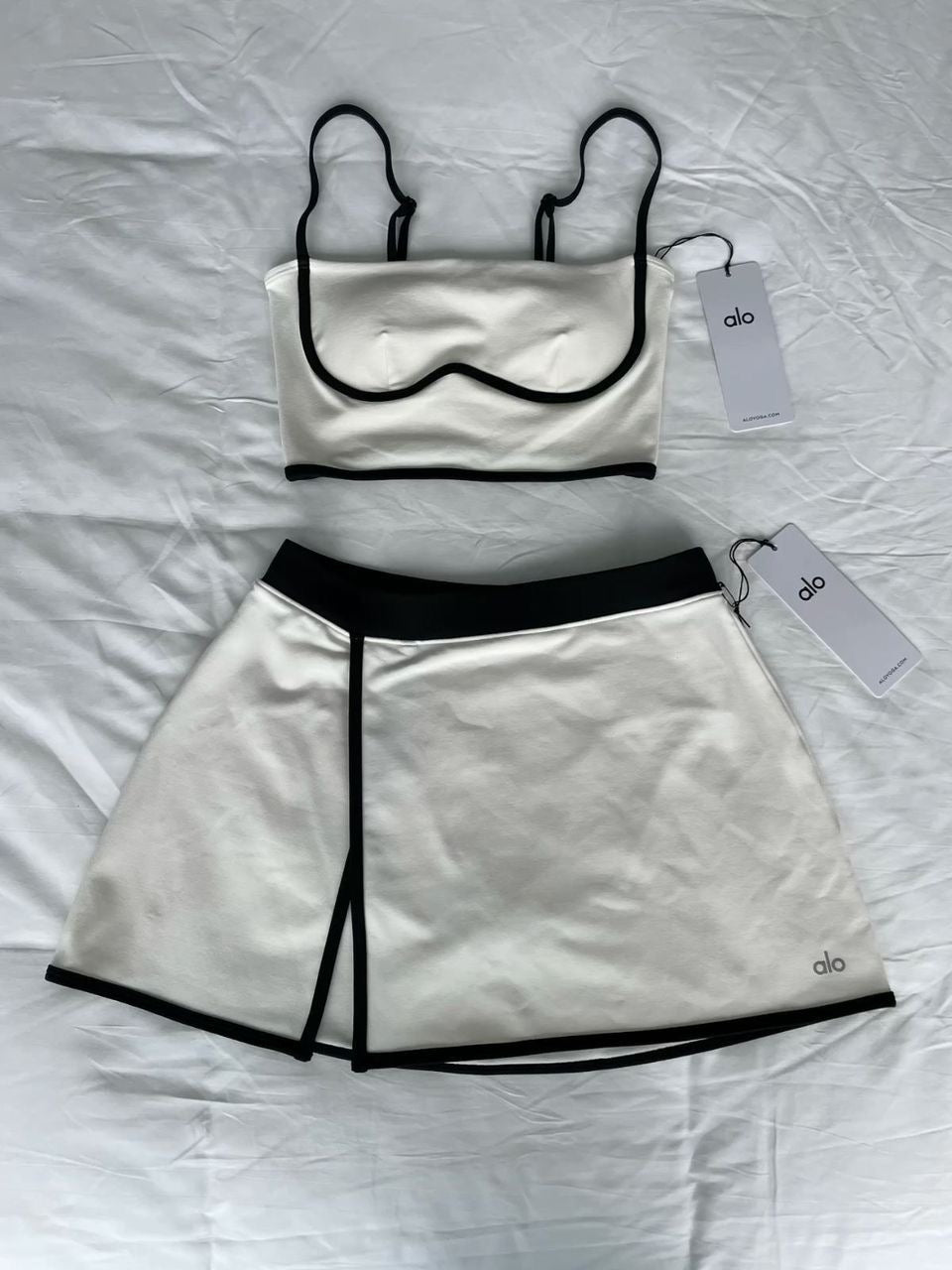 Alo 2 Piece